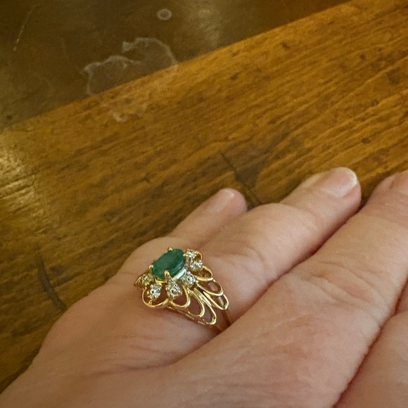 Great used condition 14k Emerald gold ring. Size 7 TODAY ONLY PRICE - Picture 6 of 10
